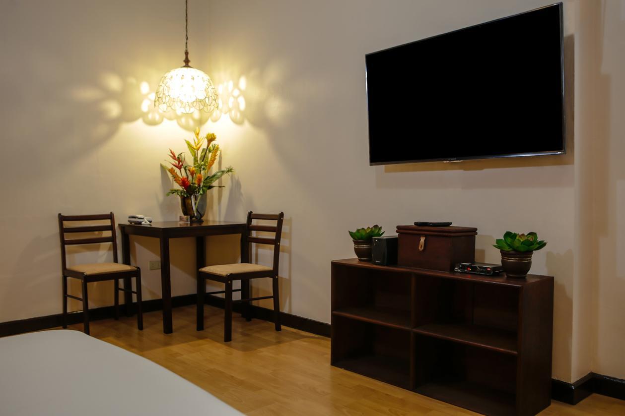 Victoria'S Haven Bed and Breakfast Dumaguete City Buitenkant foto