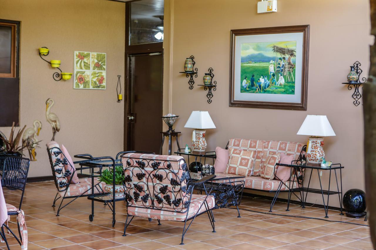 Victoria'S Haven Bed and Breakfast Dumaguete City Buitenkant foto