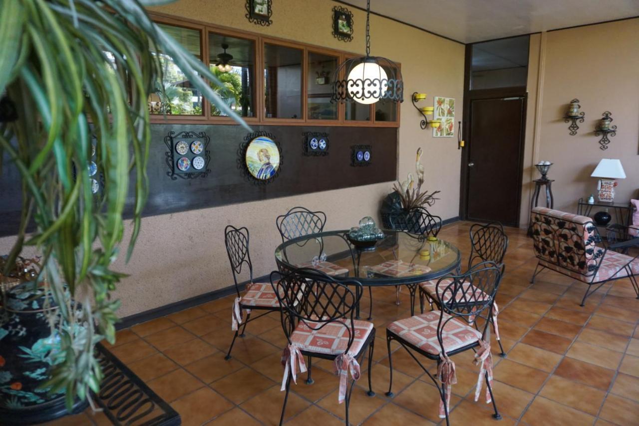 Victoria'S Haven Bed and Breakfast Dumaguete City Buitenkant foto